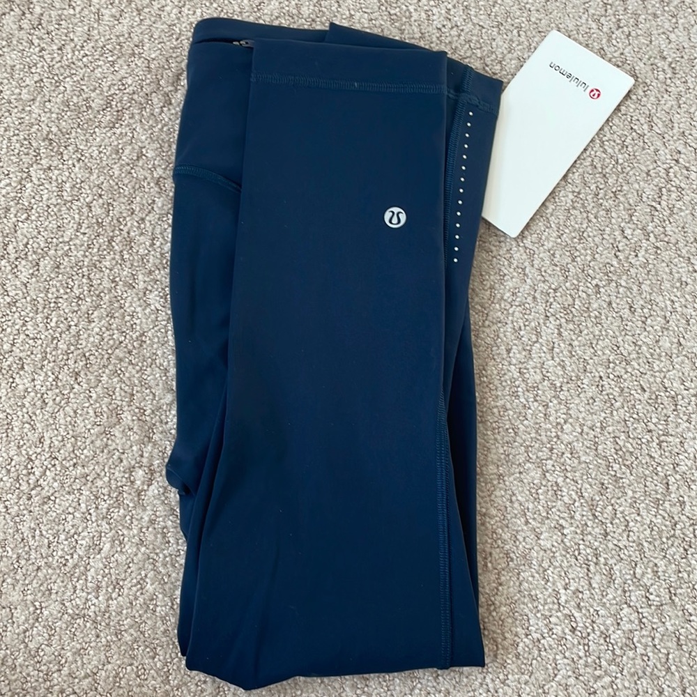 NWT Lululemon Swift Speed High-Rise Crop 21" True Navy Size 2